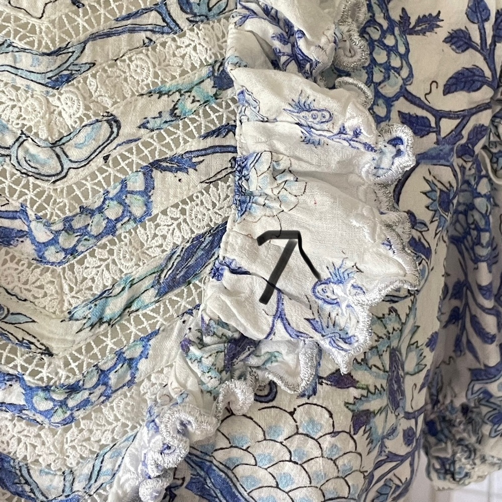HEMANT & NANDITA Blue and White Floral Puff-Sleeve Blouse - Picture 15 of 16